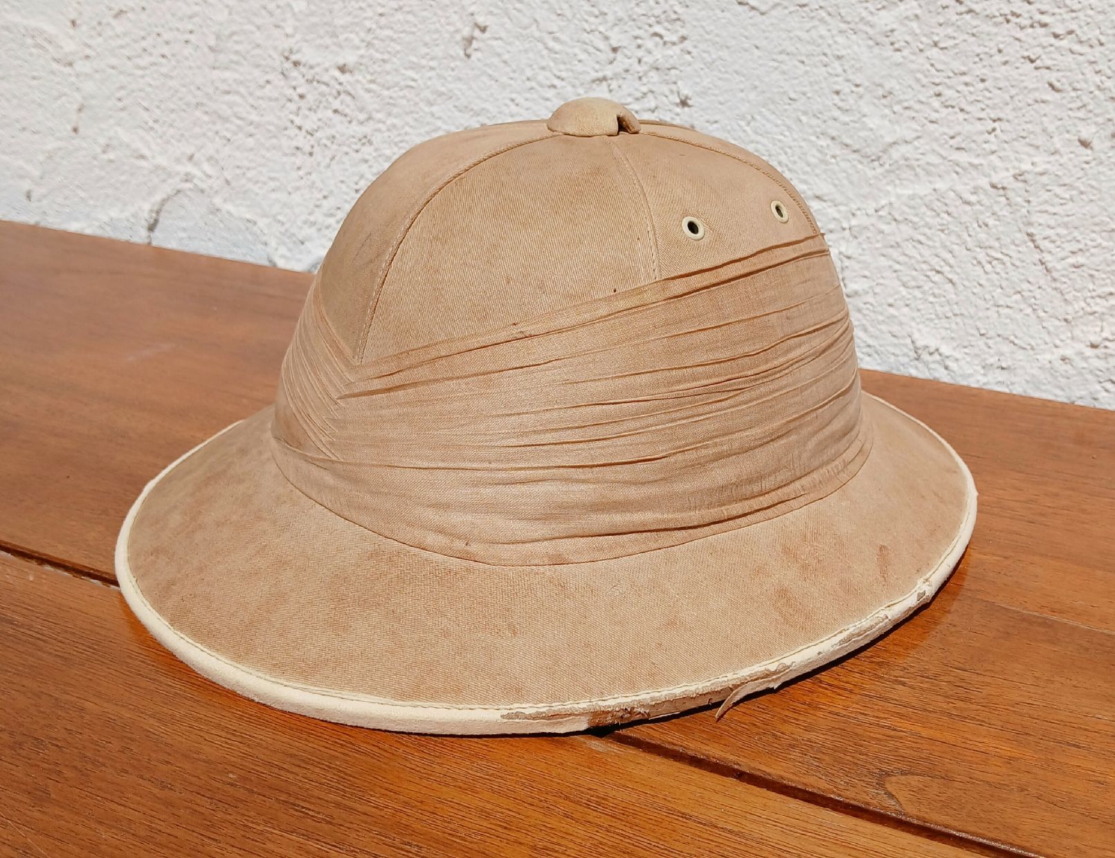 Uniformes & Effets: Casque colonial britannique  – D'occasion à Sciernes-d'Albeuve par Dojo004 1
