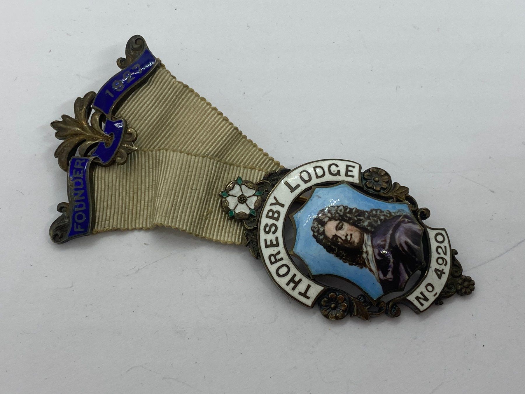 Placchette & Badge: FREIMAURER Abzeichen Thoresby Lodge 4920 // E985 – Usato da Bern venduto da JMsoehne1987