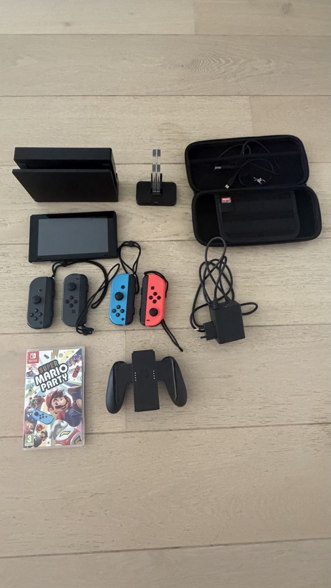 Nintendo Konsolen: Nintendo Switch mit div. Zubehör – Gebraucht aus Weinfelden von marco.jud
