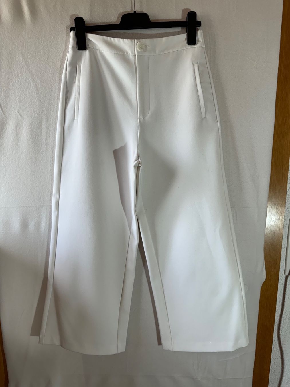 Stradivarius Hosen: Weisse Hose von Stradivarius Gr. 38 – Gebraucht aus Grosswangen von second_hand_dress