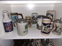 Bierkrüge Sammlung Keramik Tassen