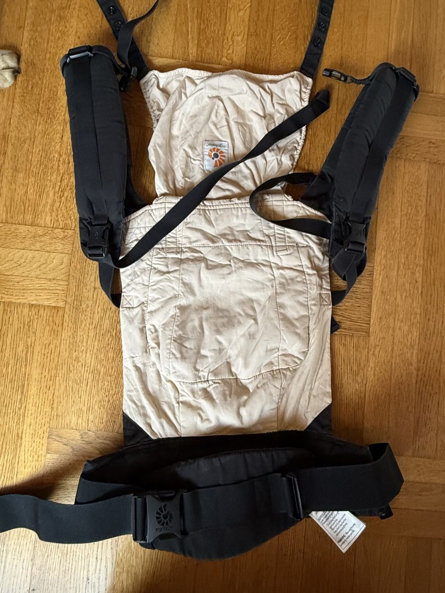 Ergo Baby Marsupi portabebè: Ergobaby Original Trage schwarz/beige – Usato da Pragg-Jenaz venduto da gobrist 2