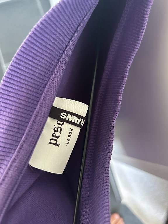 T-Shirts: Peso T-Shirt violett – Gebraucht aus Schaffhausen von nicola.wo 2