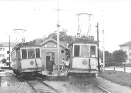 Neuchâtel NE Bahnhof Areuse Tram Linie 5 Triebwagen 41 / 43