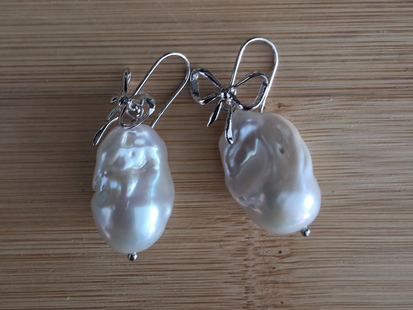 Orecchini pendenti & Orecchini a lobo: Eleganti orecchini con perle naturali e fiocco argento – Nuovo e nell'imballaggio originale da Massagno venduto da ali_8lgb