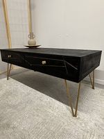 Jack & Alice Towa Couchtisch Akazie Schwarz Gold