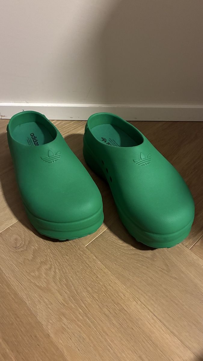 Adidas Herrenschuhe: Adidas Clogs grün neuwertig Grösse 43 – Neu (gemäss Beschreibung) aus st.gallen von soulgloprince