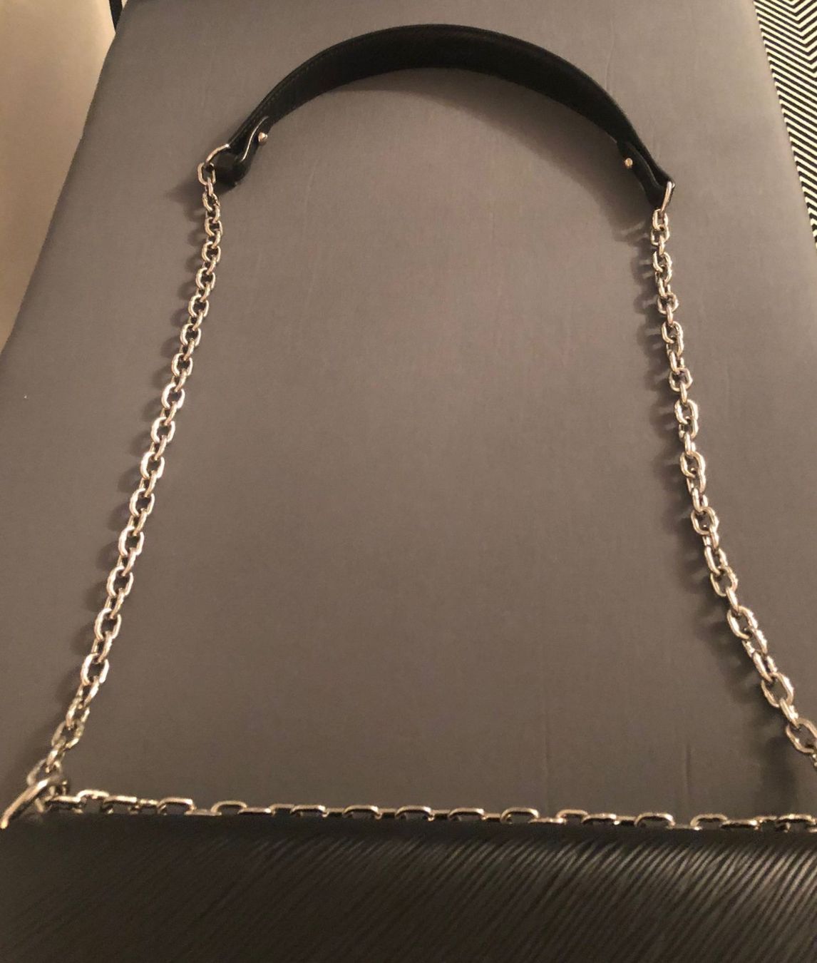Louis Vuitton Borse da donna: LOUIS VUITTON TWIST ÉPI NOIR – Usato da Ascona venduto da principessacaroline 5