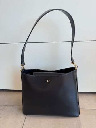 Aigner Handtasche, Glattleder, schwarz, neuwertig