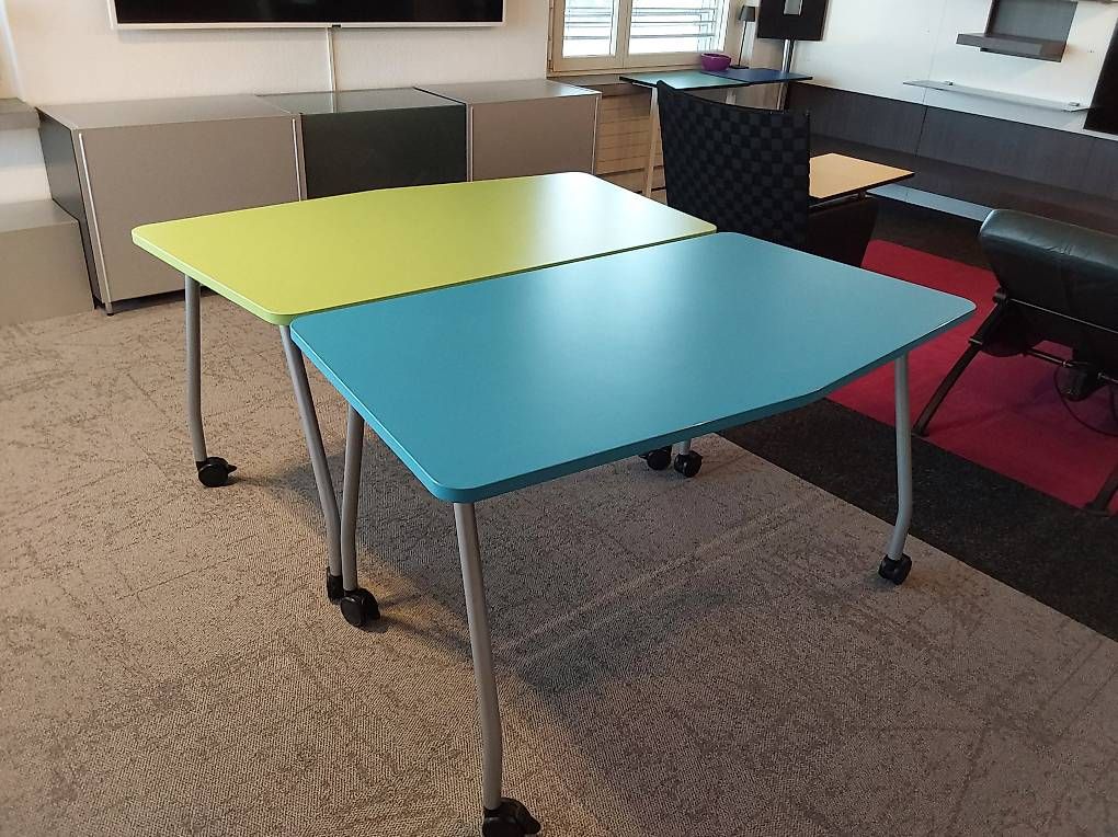 Schreibtische: 2 STEELCASE Bürotische – Gebraucht aus Rupperswil von Geni22
