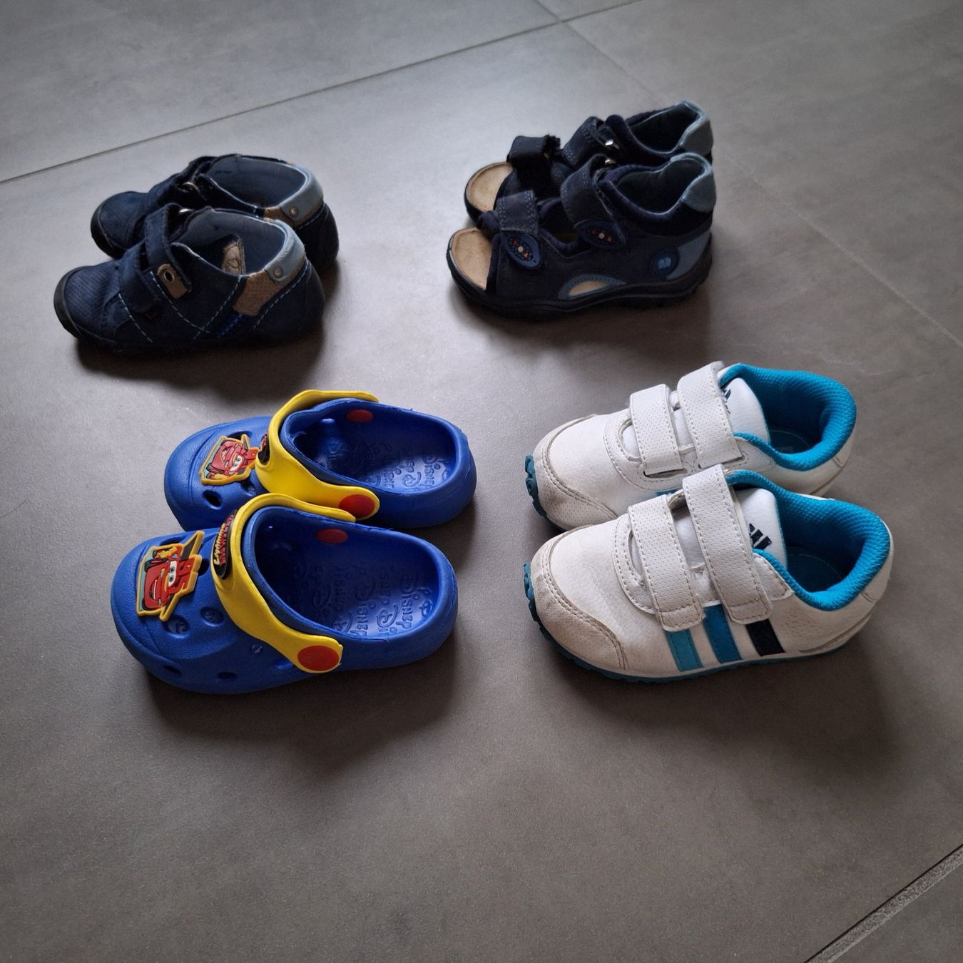 Elefanten Scarpe per ragazzi: 4 Paar Kinderschuhe Grösse 20/21 (Elefanten, Adidas) – Usato da Märstetten venduto da activemember 1
