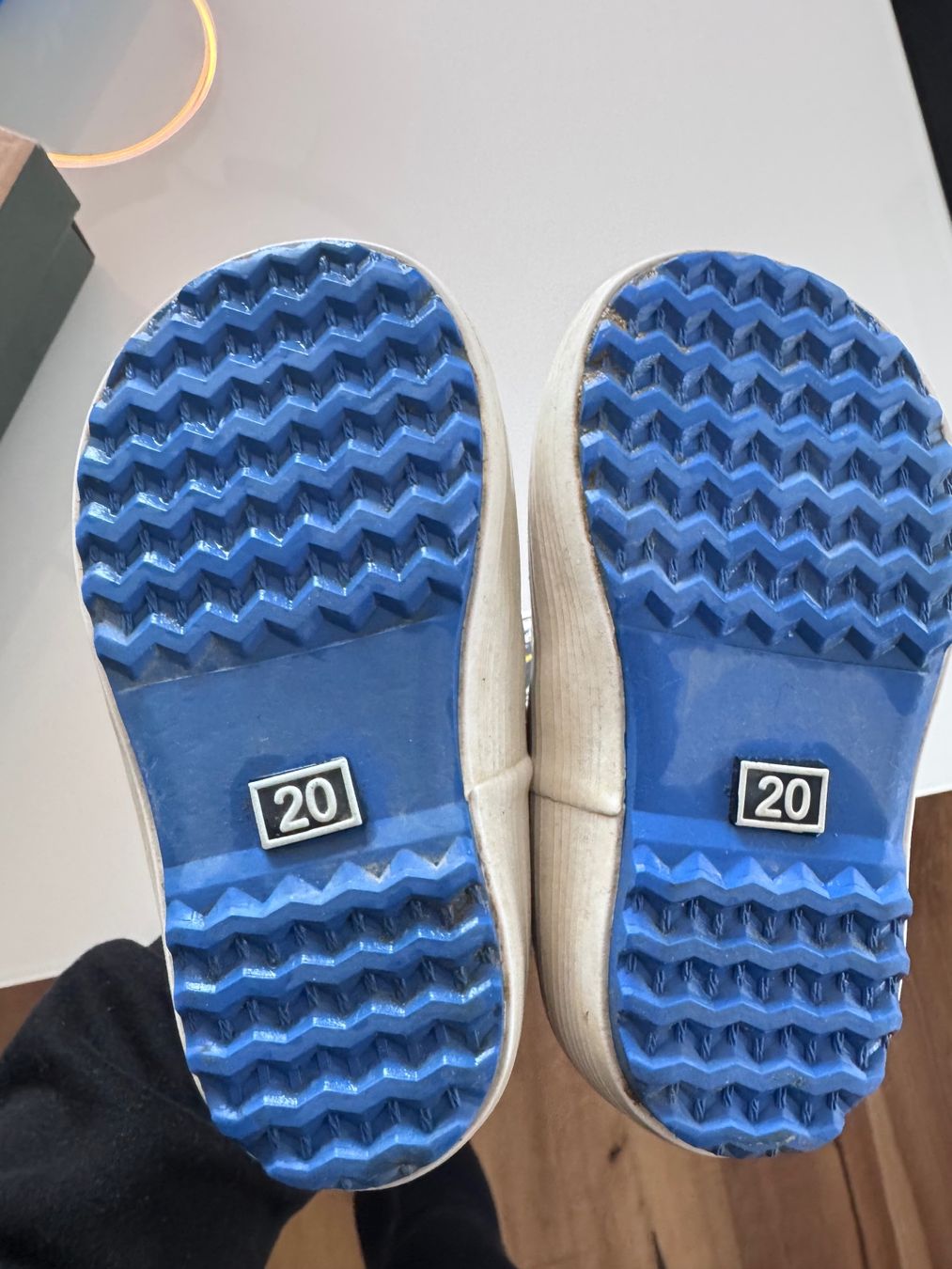 Scarpe per ragazzi: Aigle Gummistiefel Gr. 20 mit Monstern – Usato da Rapperswil BE venduto da NickiEdge 3