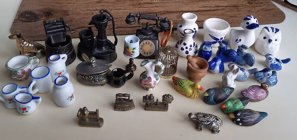 Tutte le decorazioni: Miniatures – Usato da Lausanne venduto da app_9rmq