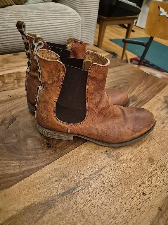 Scarpe da donna: Leder Stefeletten. Grösse 38 mit Leopardenmuster  – Usato da Bremgarten AG venduto da Noii