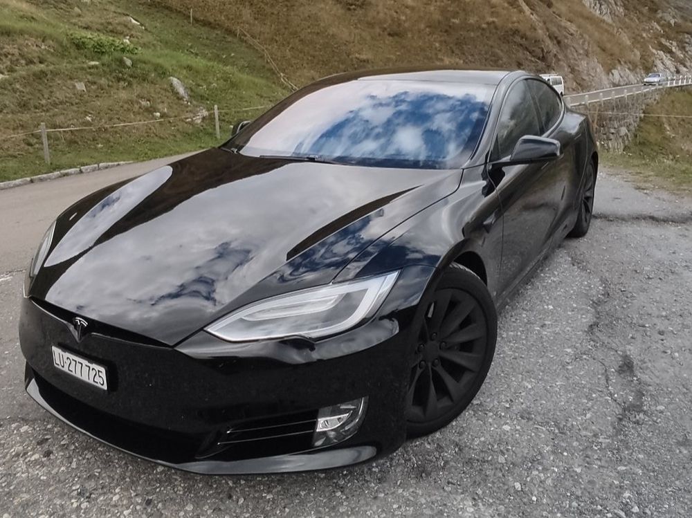 Tesla Model S 75D Blackout *Performance Upgrade *Ambilight