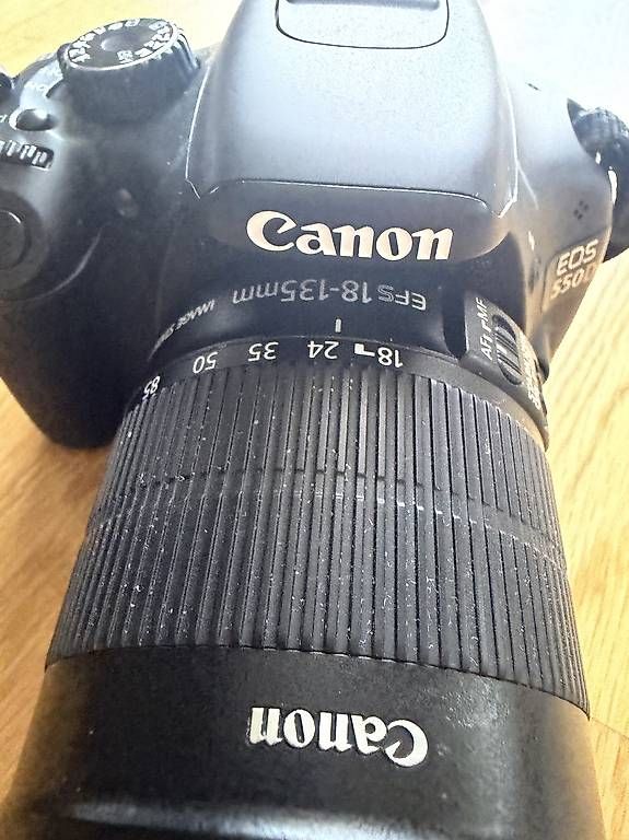 Fotocamera: Canon EOS 550D Digitalkamera mit Objektiv  – Usato da Zürich venduto da sus_pc8d 1