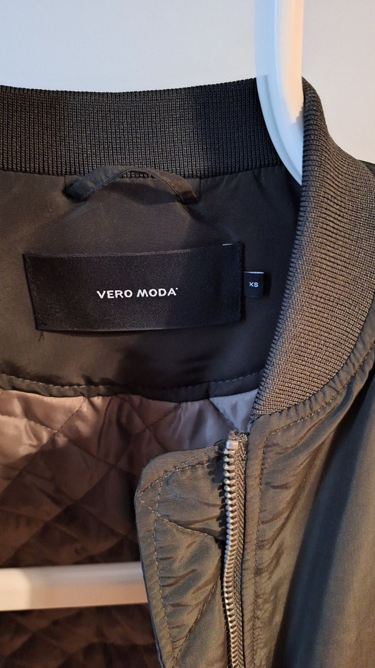 Vero Moda Giacche: Veste bomber VERO MODA taille XS – Nuovo (secondo la descrizione) da Goldach venduto da Mischyta 2