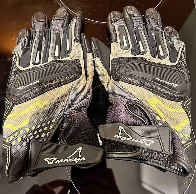 Guanti & manicotti: Leichte Töff / Motorrad Handschuhe Macna Terra RTX Gr. M  – Usato da Luzern venduto da el_duende