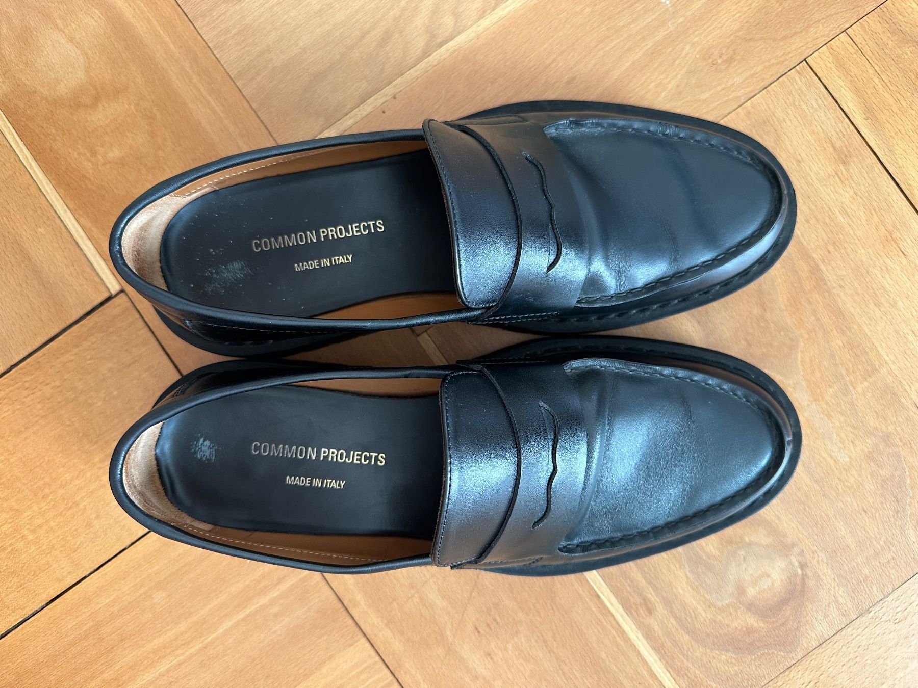 Chaussures hommes: Common Projects schwarze Leder Loafer mit Profilsohle Gr. 42 – D'occasion à Zürich par Michael_CK 1