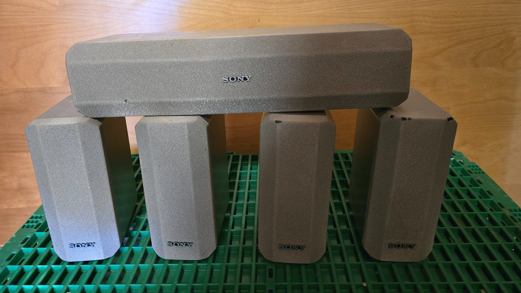 Sony Home Cinema: Pack d'enceintes home-cinéma 5.1 – Usato da L'orient venduto da antonya 2