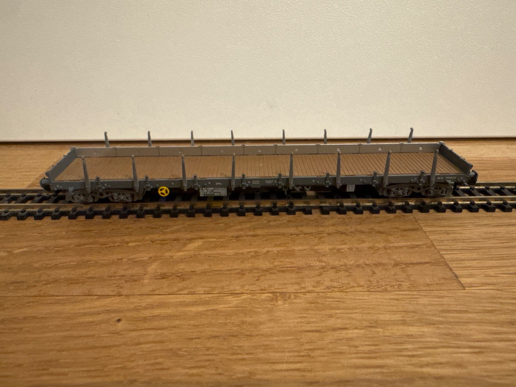Fleischmann Modellini di ferrovie: Fleischmann 8287 Rungenwagen unbeladen – Usato da Schlierbach venduto da Look8