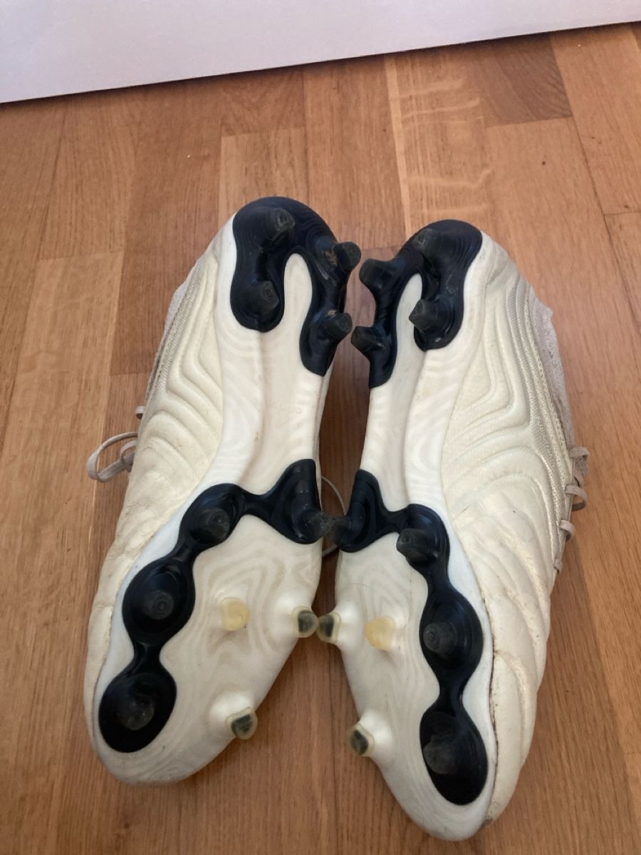 Adidas Scarpe da uomo: Chaussures de football – Usato da Biel/Bienne venduto da nie_8j7g 1