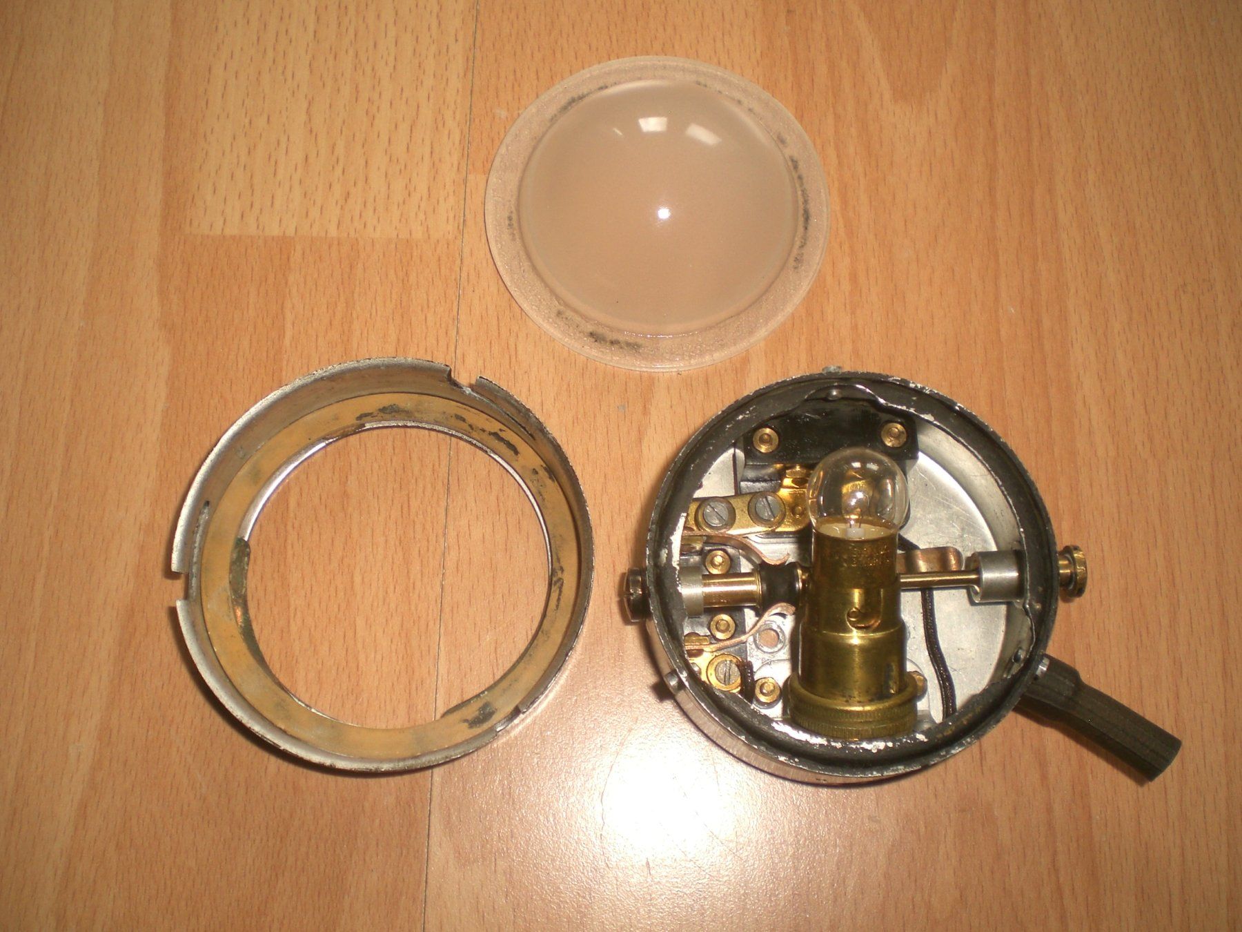 Messen: Cockpitlampe /Bugradnische Hunter MK-56/68 – Defekt aus Grellingen von Neuron67 2