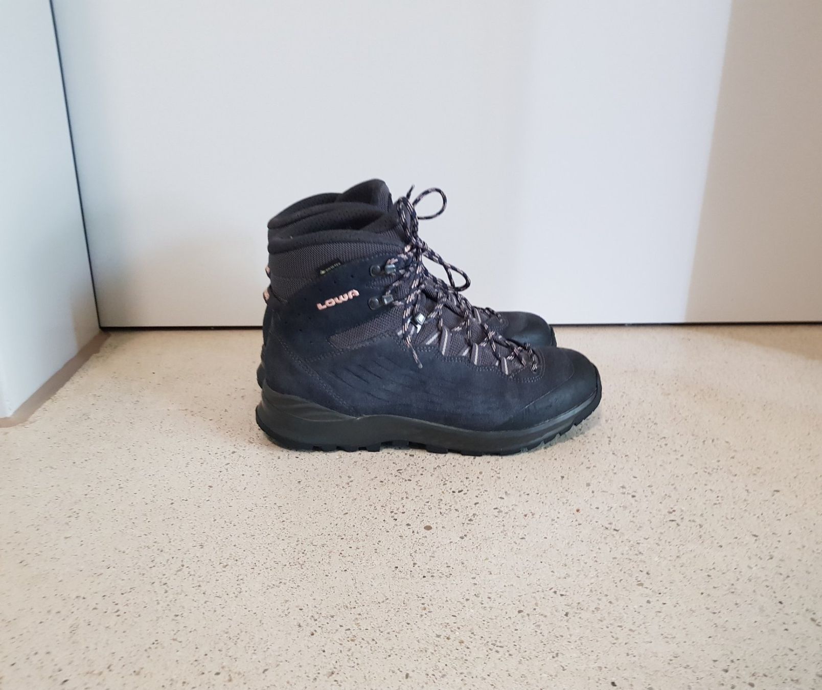 Lowa Scarpe da donna: Lowa Explorer GTX Wanderschuh Grösse 39 – Usato da Basel venduto da fafa68