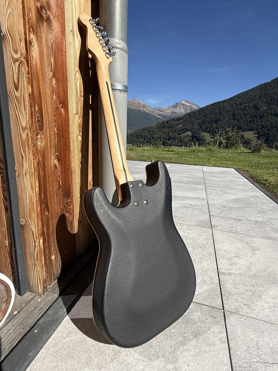 Fender Strumenti musicali: Fender Stratacoustic comme neuve avec housse – Usato da Hérémence venduto da Xylosophie 5