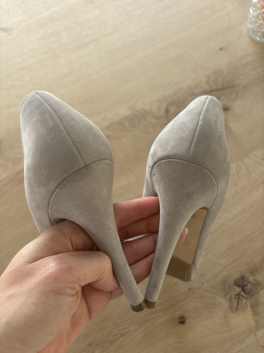 Scarpe da donna: Peter Kaiser, graue Wildleder Pumps, Gr. 40 – Usato da Benglen venduto da schneewittli9 2