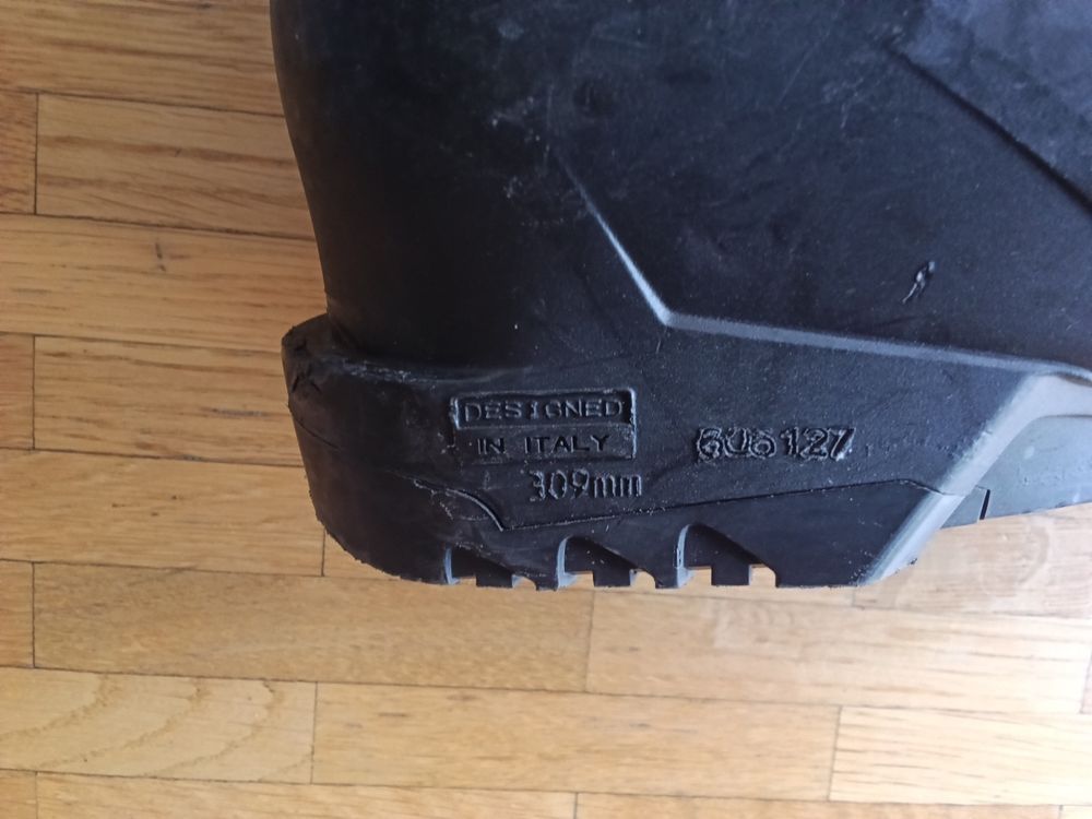 Herrenschuhe: Chaussure de ski taille 41 – Gebraucht aus Aigle von Dadavd 1