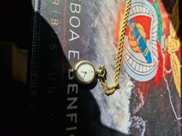 Taschenuhr Valgine an goldfarbener Kette guter Zustand