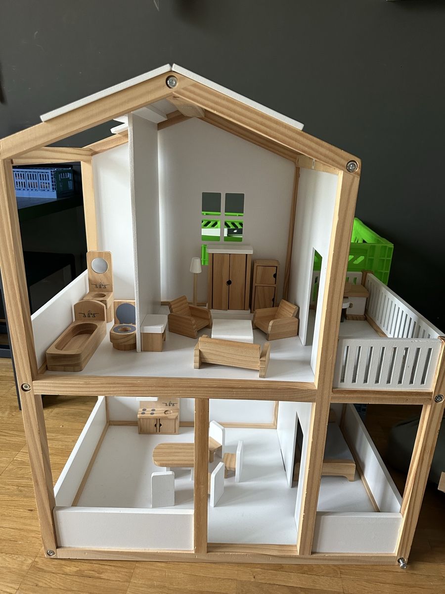 Puppenhäuser & -möbel: Puppenhaus Pinolino inkl. Möbel – Gebraucht aus Winterthur von ste_f5wy 1