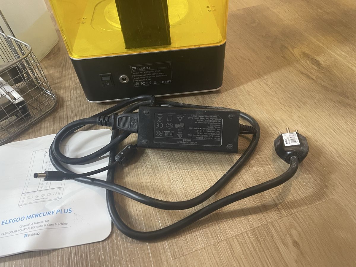 Elegoo Stampanti 3D: Elegoo Mercury Plus, Wasch und Härtestation – Usato da Hochdorf venduto da sumomario01 3