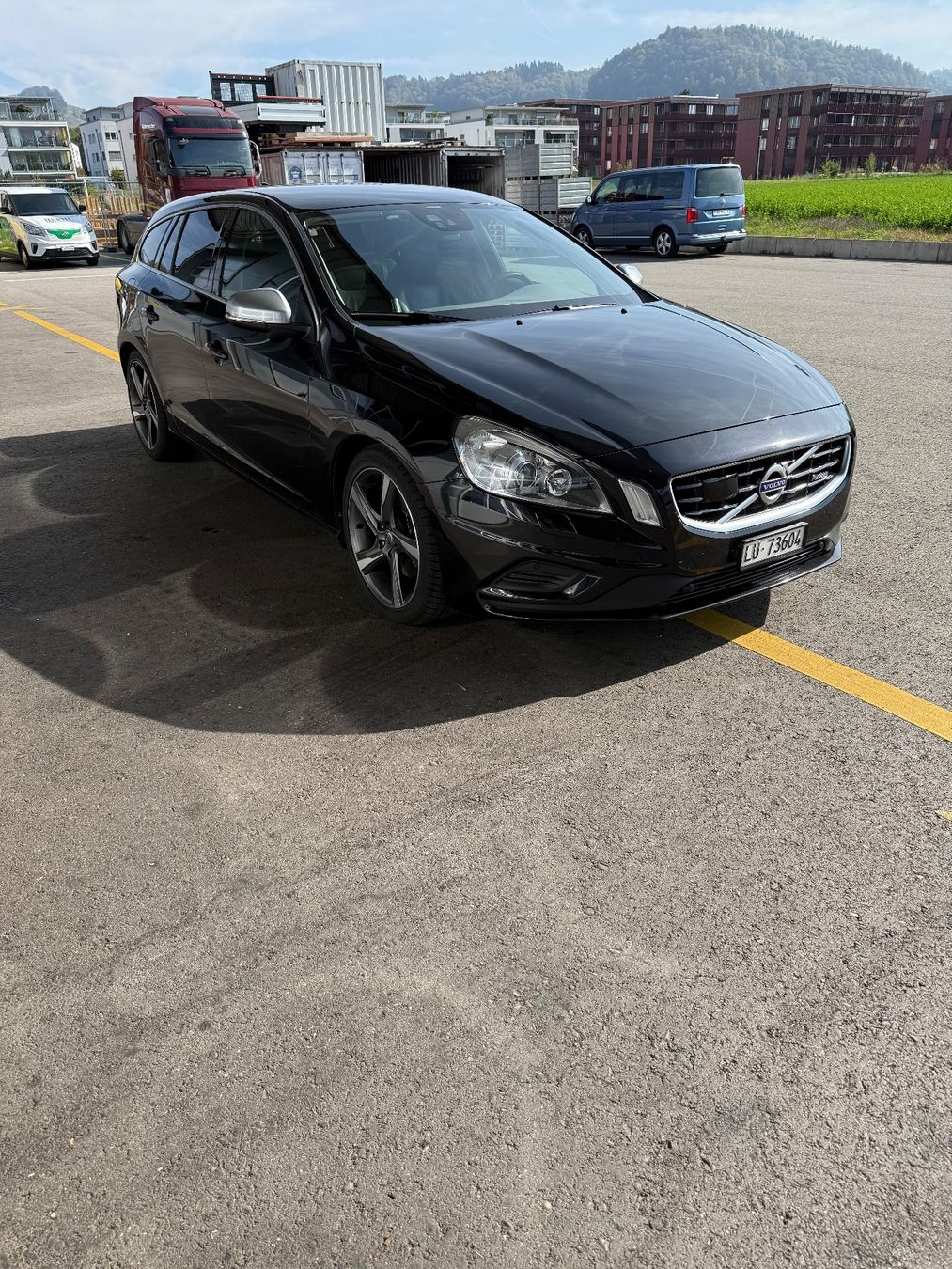 Volvo Autos: Volvo V60 T4 R-Design – Gebraucht aus Aesch LU von Mrogeli