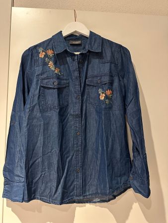 Jeanshemd/Bluse Yessica Grösse 36 mit Stickerei