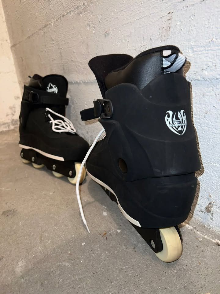 Pattini in linea & Pattini a rotelle: ROLLERBLADE BLADERUNNER FURY 44.5 – Nuovo (secondo la descrizione) da Lugano venduto da cjporko
