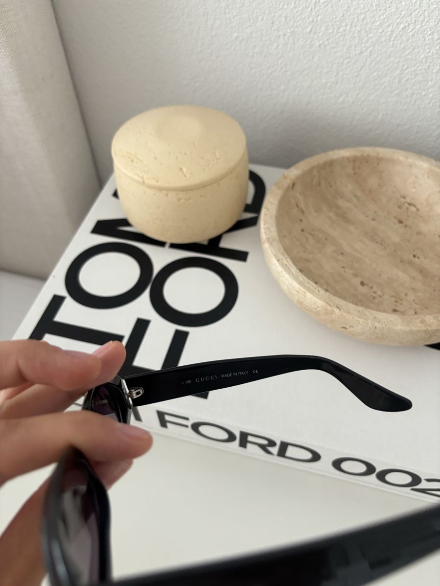 Gucci Brillen & Gläser: GUCCI Oval Vintage Sunglasses  – Gebraucht aus Horgen von lme_8kj7 5