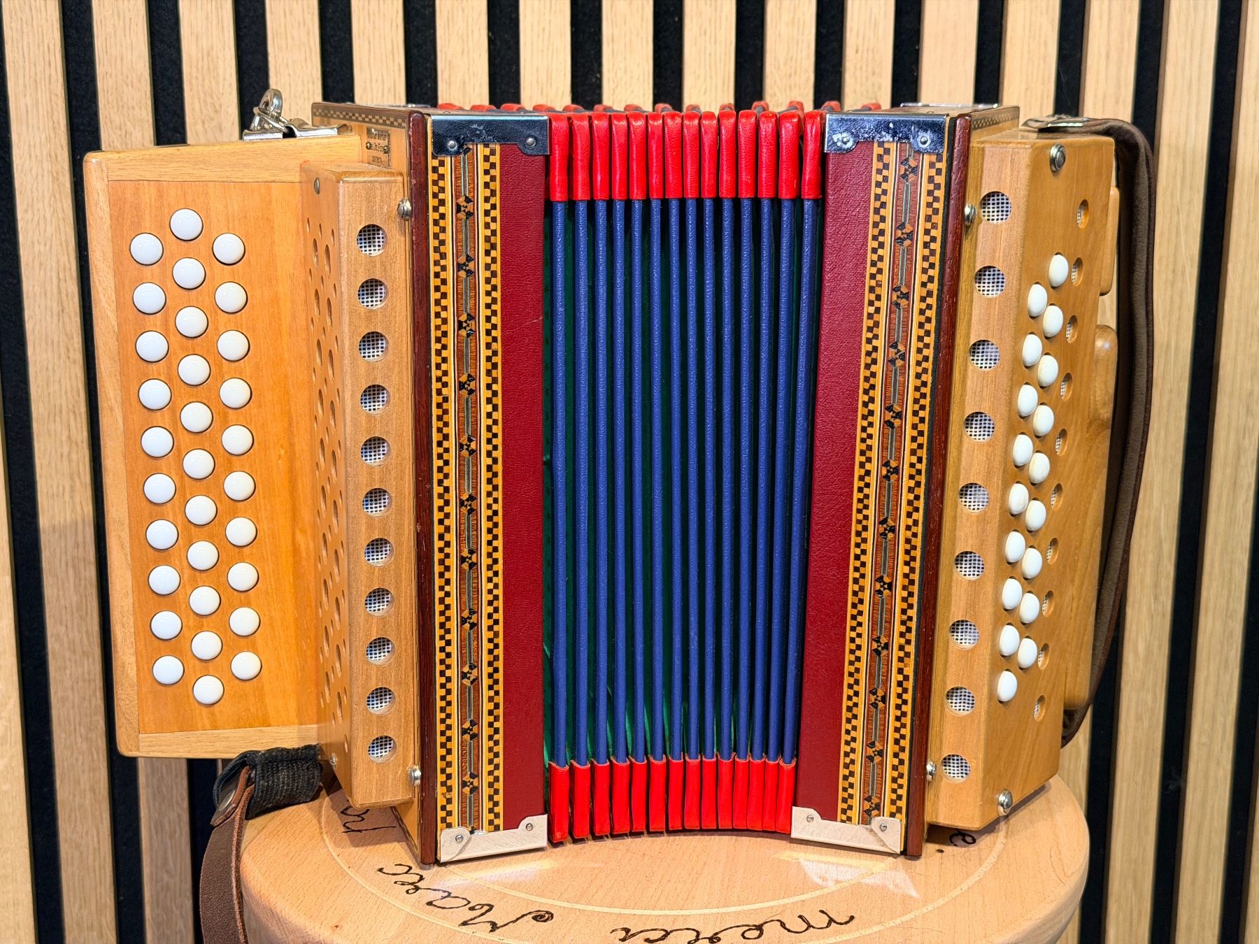 Strumenti musicali: Accordéon schwytzois Werner Thürler – Usato da Grattavache venduto da charrieremusic