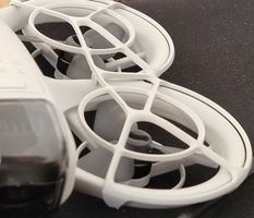 DJI Neo Drohne mit Ladestation Flymore Combo nur 5 Flüge