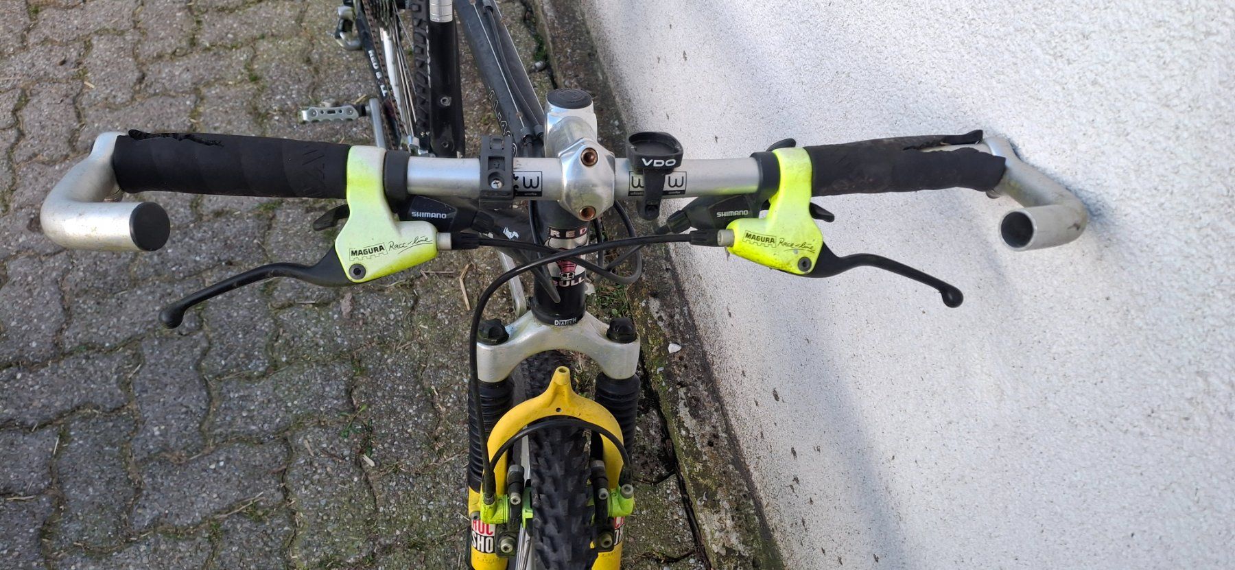 Biciclette: Mtb Red Bull mit Hydralischen Bremsen – Difettoso da Kyburg venduto da JBMNT2020 3