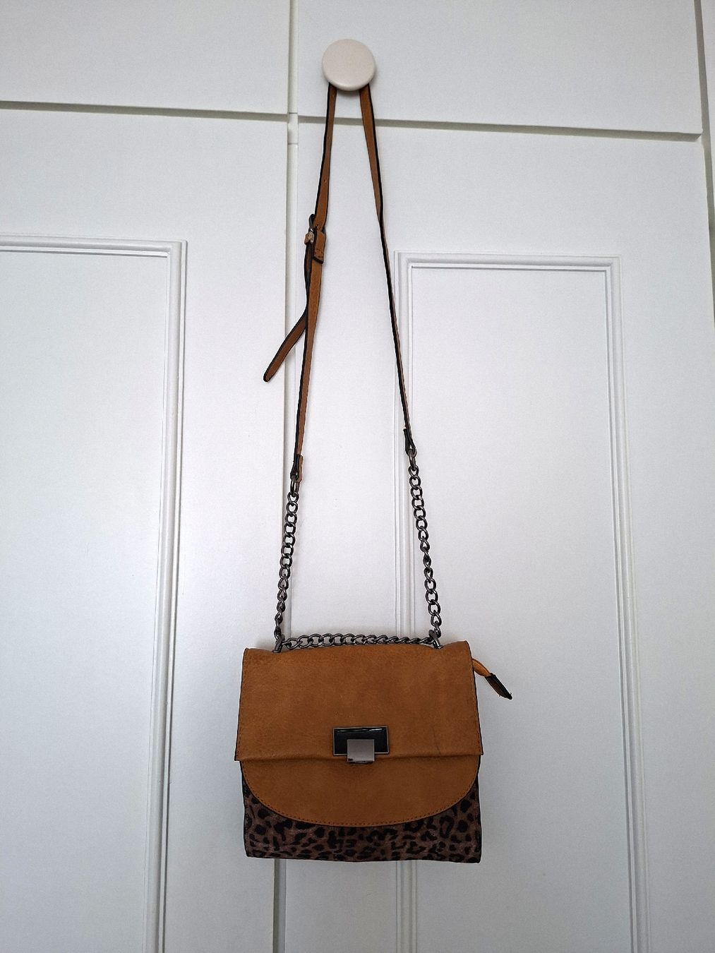 Borse da donna: Sac Bandoulière Léopard Camel Chaîne – Usato da Lutry venduto da Sim_Sta 2