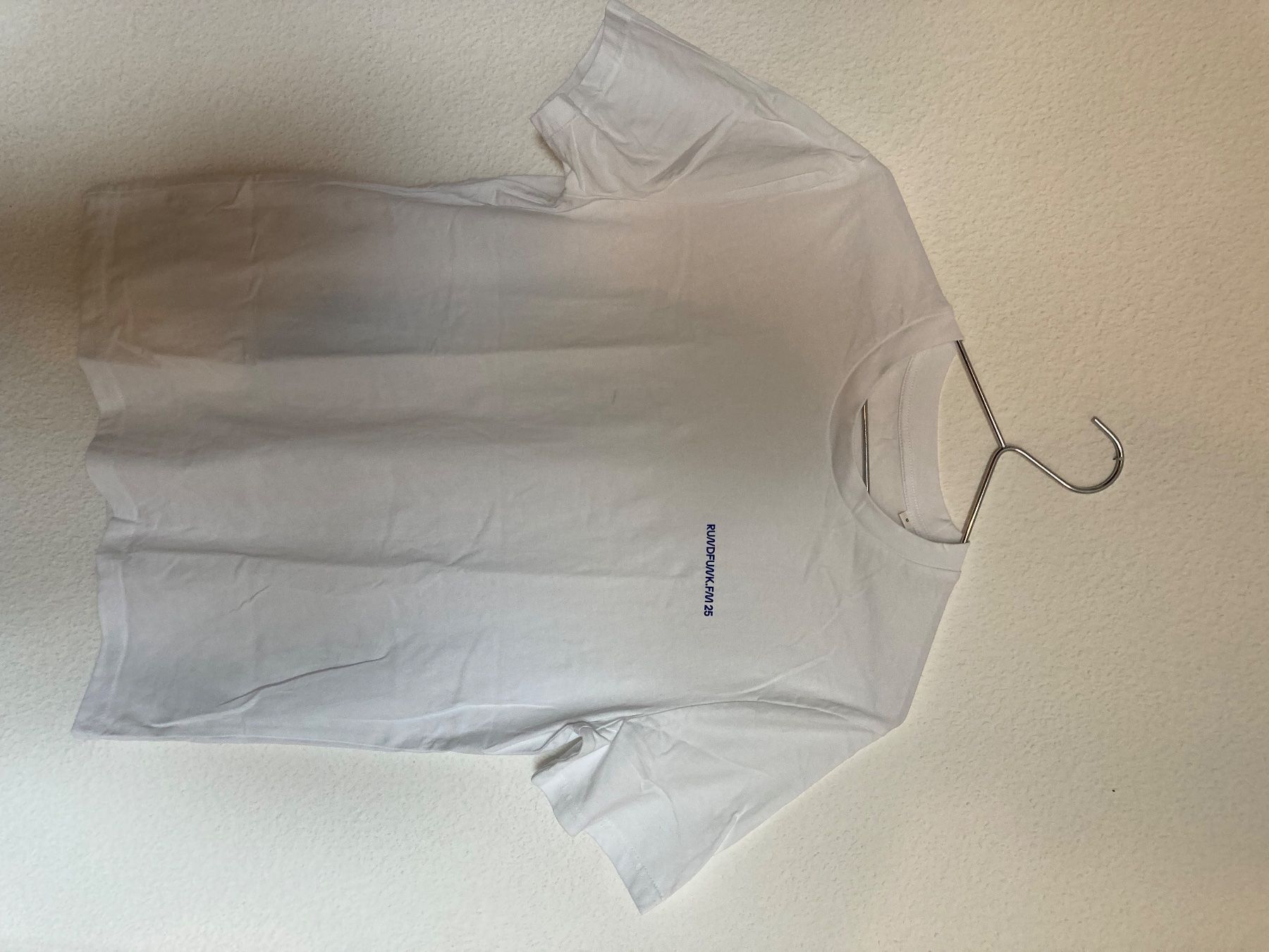 T-shirt: Rundfunk25 Shirt weiss – Usato da Zürich venduto da julia_le
