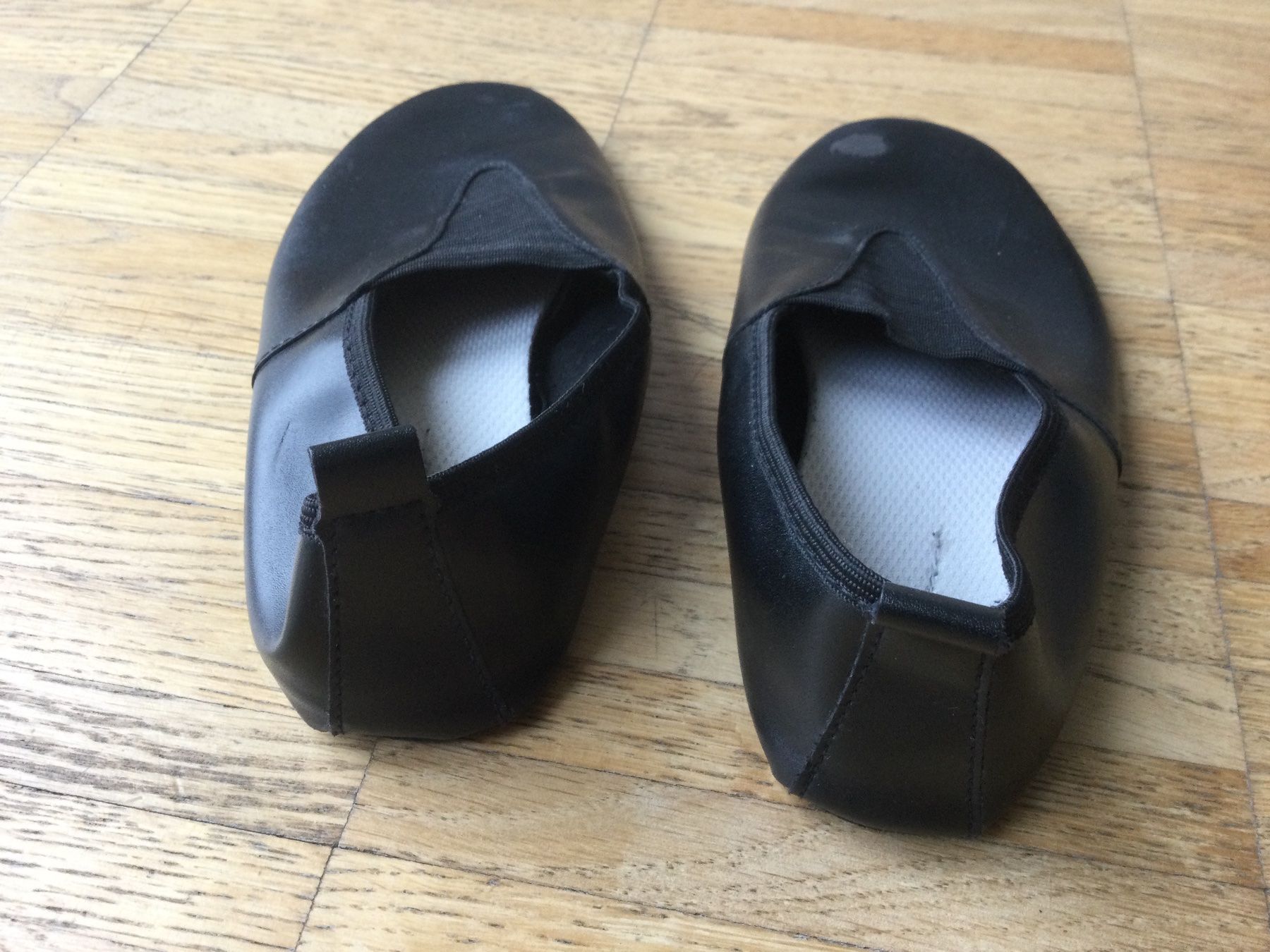 Scarpe per ragazzi: Kinder Gymnastik Schuhe, Gr 34 – Usato da Zürich venduto da VorlonShadow 2