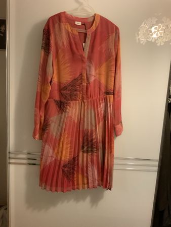 s.Oliver Kleid gemustert Grösse 44 neu mit Etikett