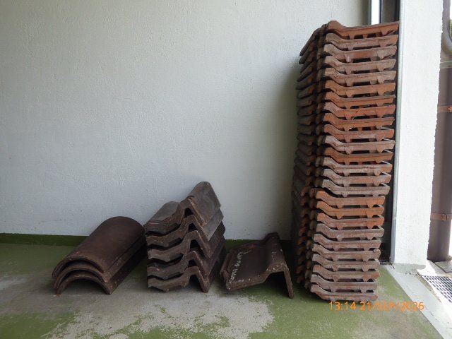 Pietre & tegole: Dachziegel – Usato da Bergdietikon venduto da Benz50