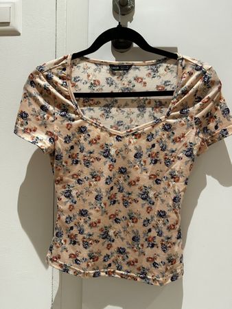 Shein Shirt, Blumenmuster, Gr. XS 🌸