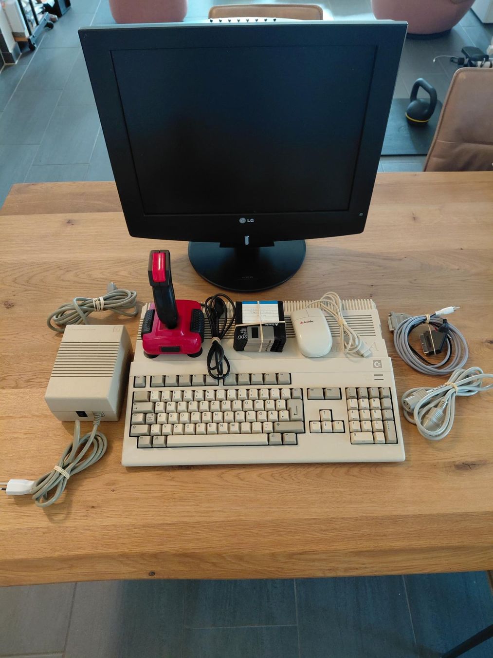 Commodore PCs: Amiga 500 + Bildschirm – D'occasion à Beringen par Beringen75