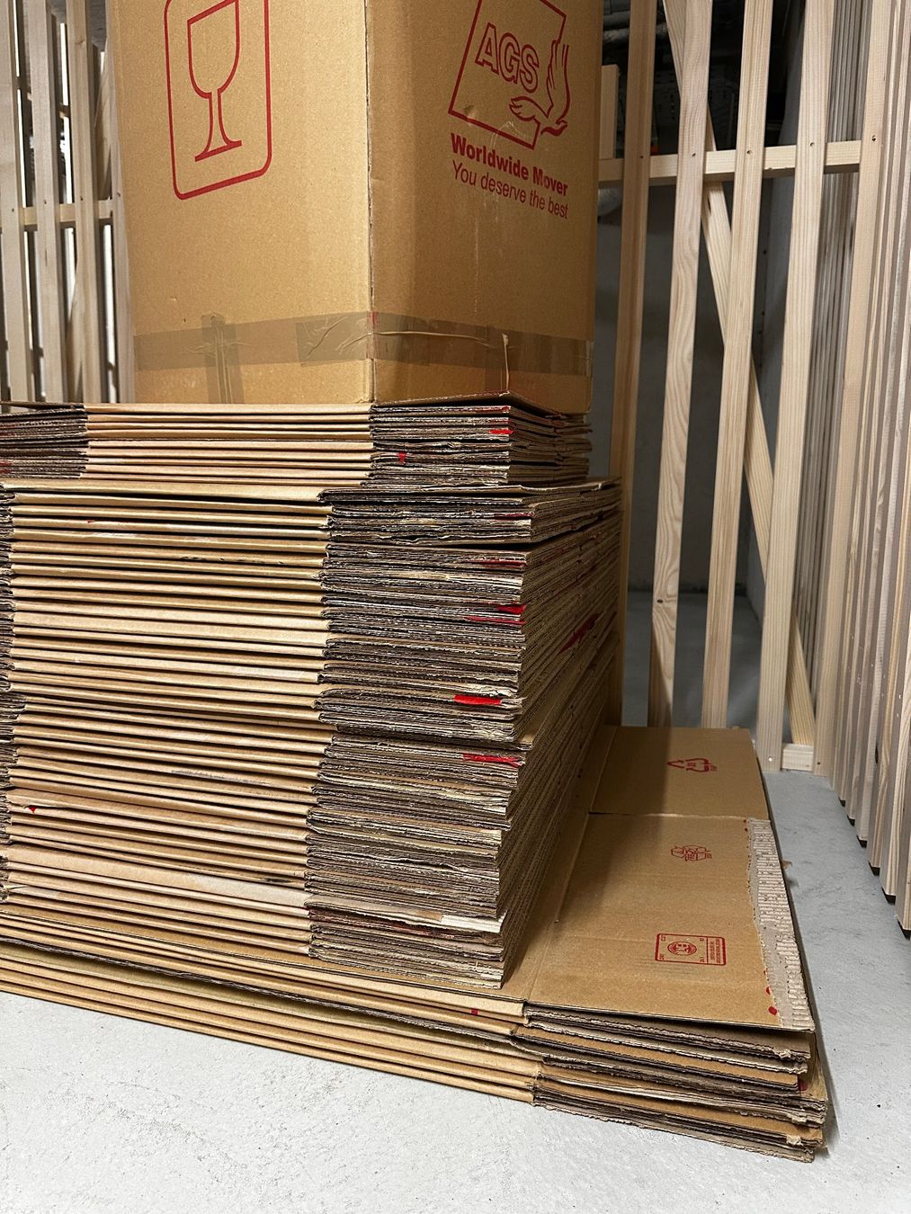 Cartons: 63 Umzugskartons + Packpapier + Bubble Wrap – D'occasion à Horgen par mar_lc79 1