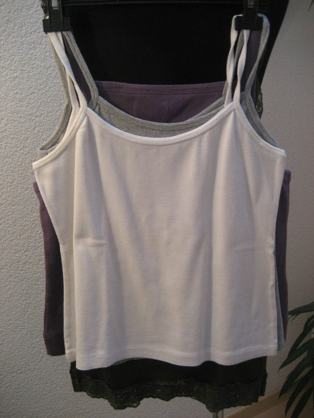 Top: Lot de 4 tops taille L – Usato da Delémont venduto da marryb